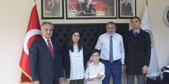 İnönü’de Başkanlık Koltuğu Küçük Enes’e Emanet