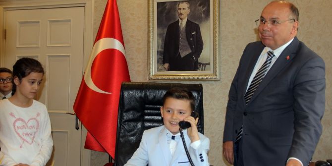 Koltuklar Geleceğe Emanet Edildi