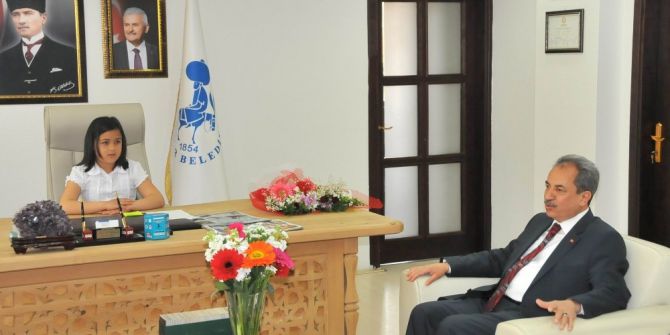 Başkan Akkaya, Koltuğunu İlkokul Öğrencisine Devretti