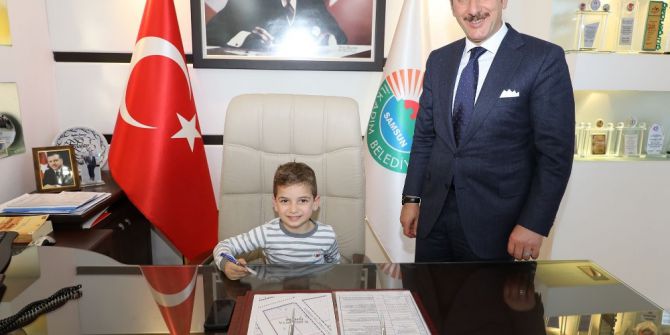 Başkan Tok, Koltuğunu Minik Çınar’a Devretti