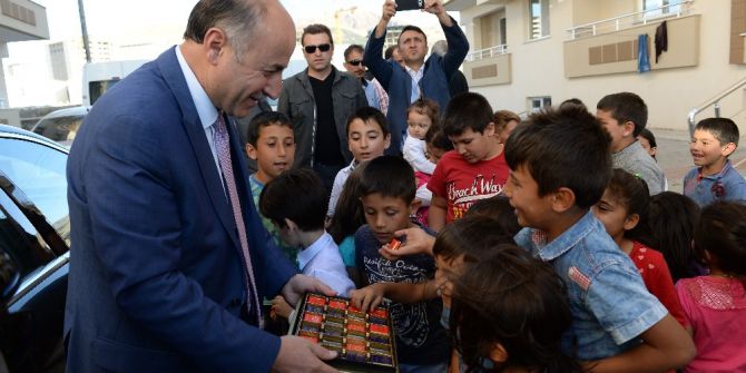 Vali Azizoğlu’ndan 23 Nisan Mesajı