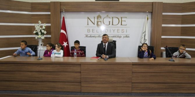 Başkan Akdoğan’dan Minik Öğrencilere Alışveriş Merkezi Müjdesi