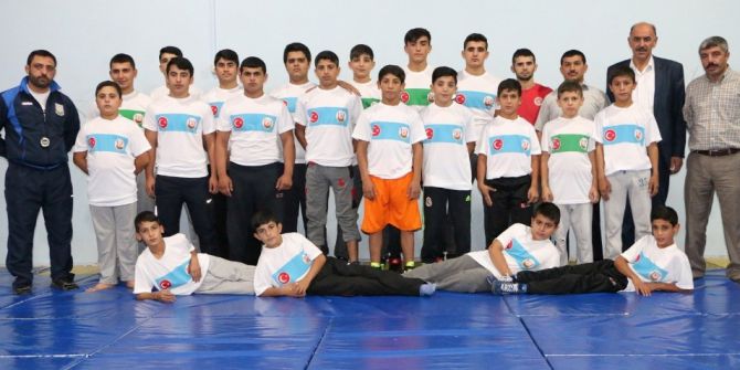 Şanlıurfalı Güreşçiler Şampiyonadan Mutlu Döndü