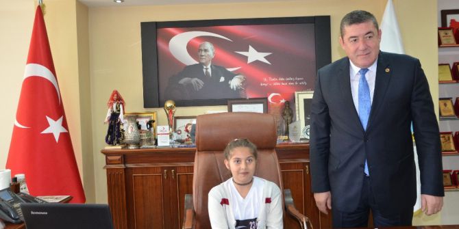 23 Nisan’da Makam Koltuğu Çocukların Oldu