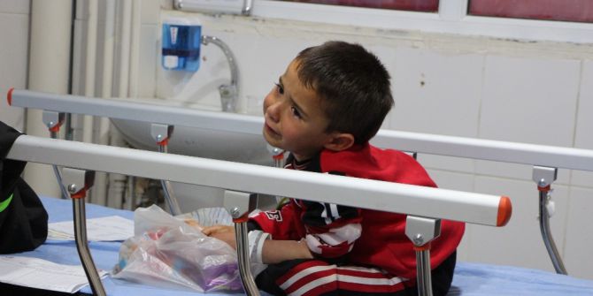 Suriye’de Yaralanan Aile Türkiye’ye Sığındı