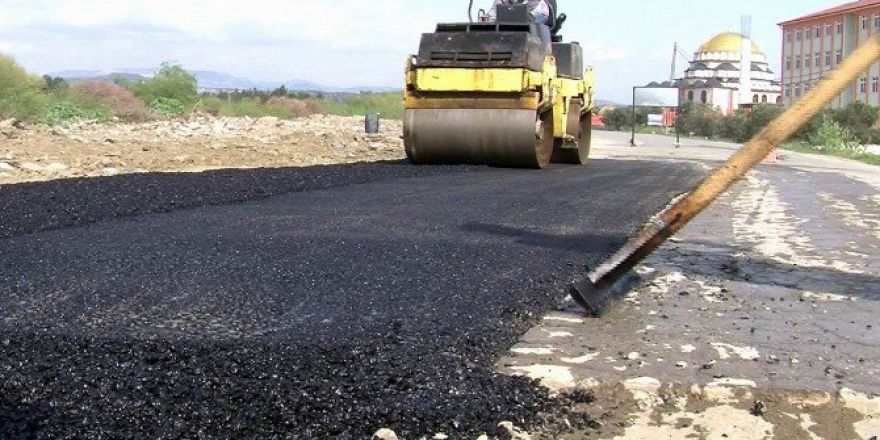Çalışmalarında Bozulan Yollar Onarılıyor