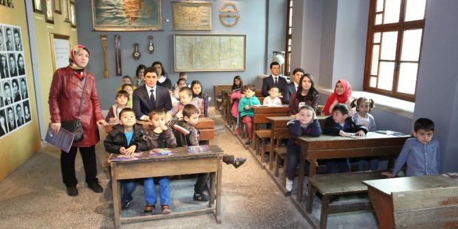 Çocuklar Tarihiyle Buluşuyor