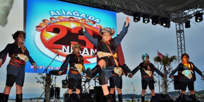 İzmir’de 23 Nisan Coşkusu Her Yeri Sardı