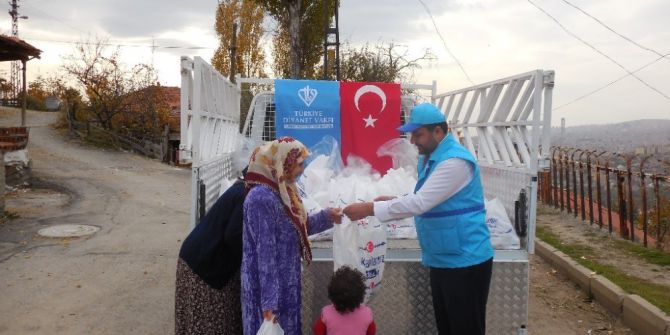 Türkiye Diyanet Vakfı, Kesilen Kurbanları 165 Bin Kişiye Ulaştırdı