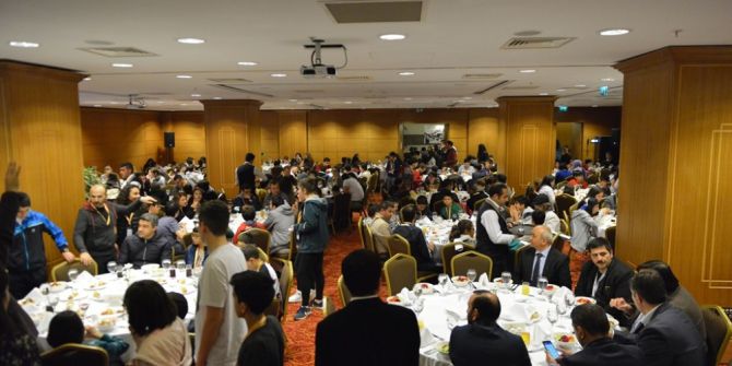 23 Nisan Çocukları Tanışma Yemeğinde Buluştu