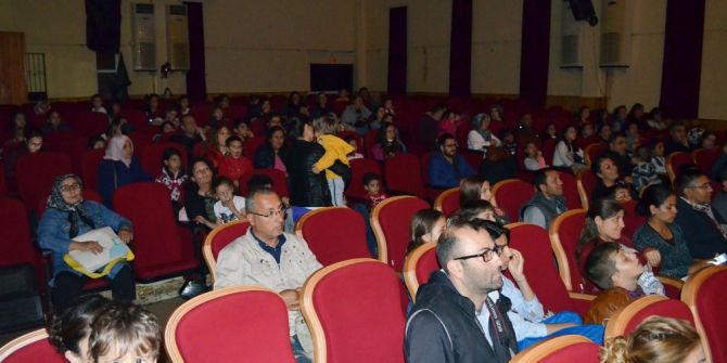 Didimli Çocuklar İlk Kez Kuklalarla Tanıştı