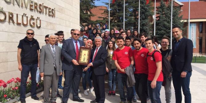 Batı Trakyalı Öğrenciler Anadolu Üniversitesi’ni Ziyaret Etti