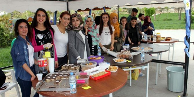 Adıyaman Üniversitesinde Kermes Düzenlendi