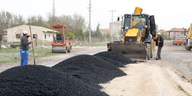 Aksaray’da Sıcak Asfalt Çalışmaları Sürüyor