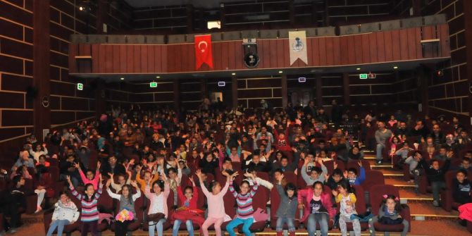 Akşehir Belediyesi’nden Çocuklara 23 Nisan Sürprizi