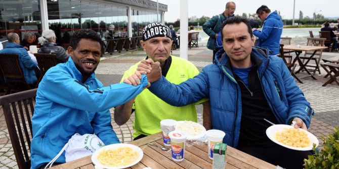 Atletler Makarna Yiyerek Enerji Depoladı