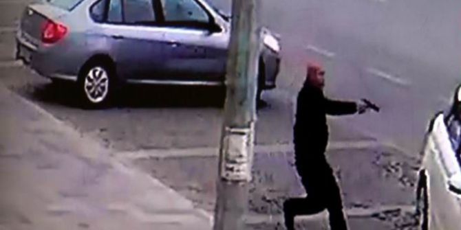 Sokak Ortasında Kurşun Yağdırdı