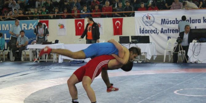 Kepezsporlu Güreşçi Türkiye Şampiyonu Oldu