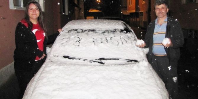 Hisarcık’ta 23 Nisan’da Yağan Kar Şaşırttı