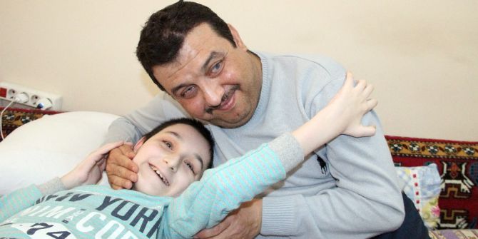 Engellerine Aldırış Etmeden Yaşama Hazırlanıyor