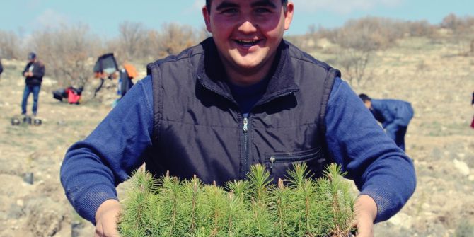 Kırka’daki Öğrenciler 2 Bin Karaçam Fidanını Toprakla Buluşturdu