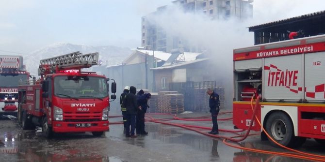 Palet İmalathanesinde Yangın