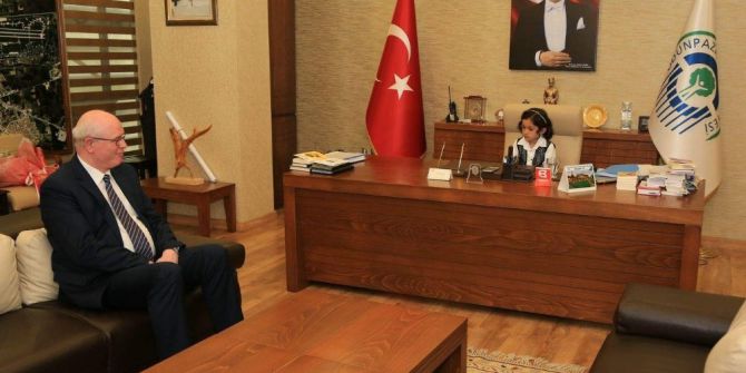 Kurt’un Makamı Çocuklara Emanet