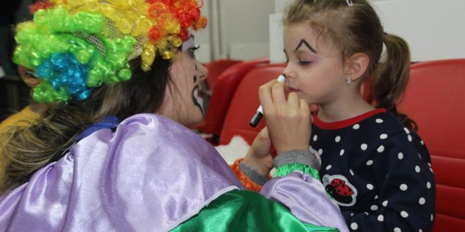 23 Nisan Coşkusu Hastanelerde De Yaşandı