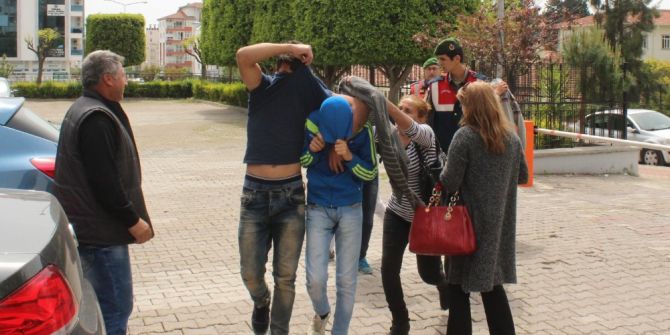 Manavgat’ta Oto Fareleri Yakalandı