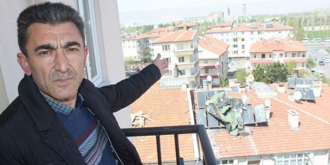 Rüzgarın Uçurduğu Çatı Tehlike Saçtı