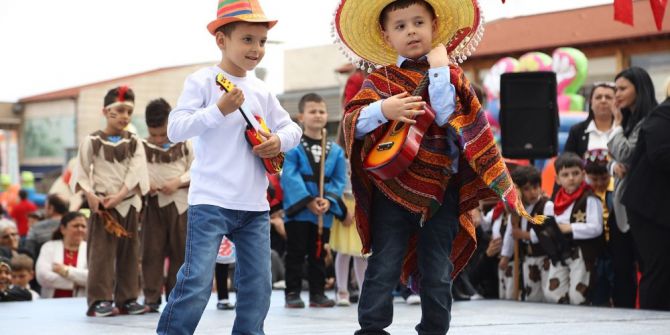 23 Nisan Coşkusu İzmir’i Sardı