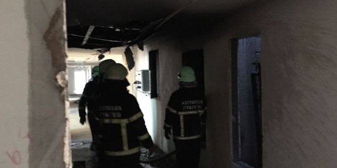 Otel İnşaatında Çıkan Yangın Paniğe Neden Oldu