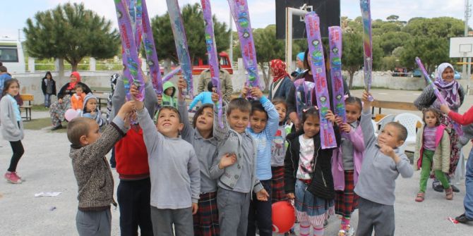Söke Belediyesi’nin Uçurtma Hediyesi Çocukları Sevindirdi