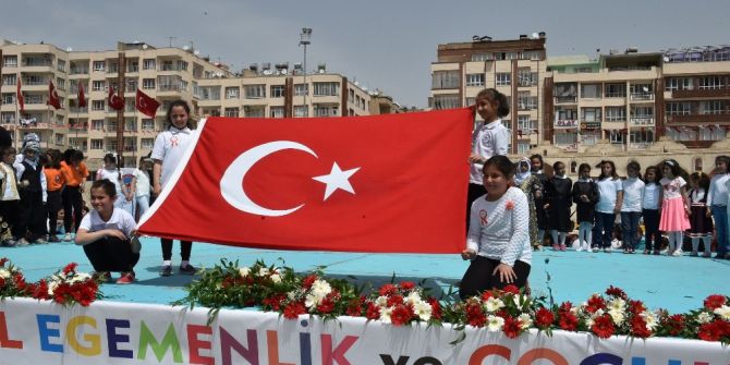 Çocukların Bayramı Çocukların Oyunlarıyla Renklendi