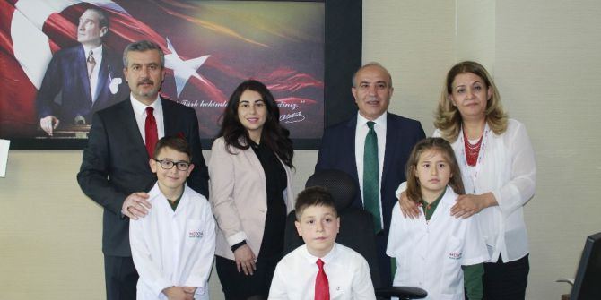 Medova Hastanesi Yöneticileri Koltuklarını 23 Nisan’da Çocuklara Bıraktı