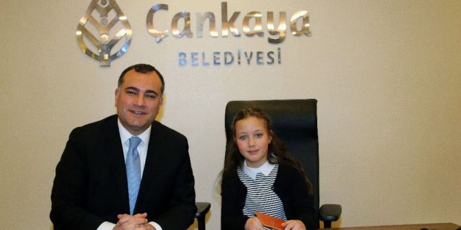 Başkan Taşdelen, Makamını Ayşe Ceren Akbaş’a Devretti