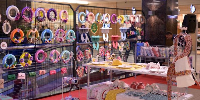 Avm Ziyaretçilerinden Şehit Ailelerine Anlamlı Destek