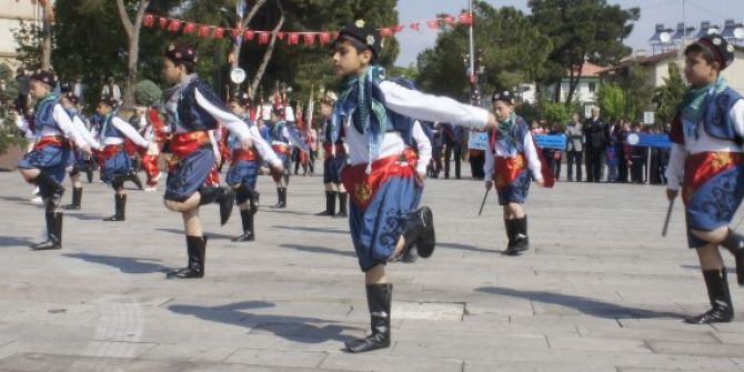 Manisa’nın İlçelerinde 23 Nisan Coşkusu