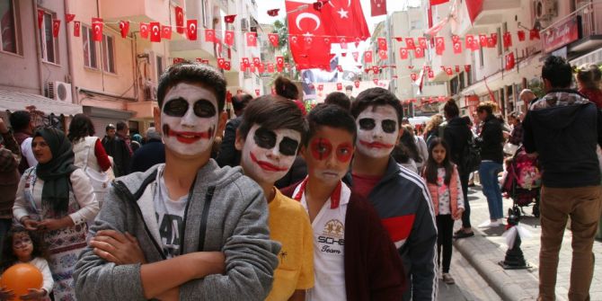 23 Nisan Coşkusu 105 Sokağa Taştı