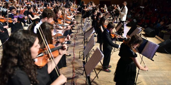 Kepez’de 200 Çocuktan Müzikli 23 Nisan Kutlaması