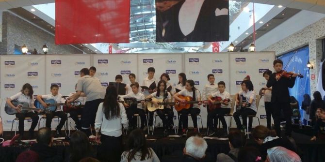 Highway Avm’de 23 Nisan Coşkusu