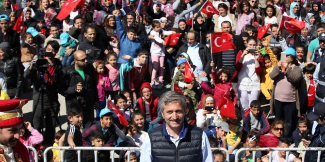 Şahinbey Belediyesi Uçurtmalarıyla Gökyüzünü Renklendirdi