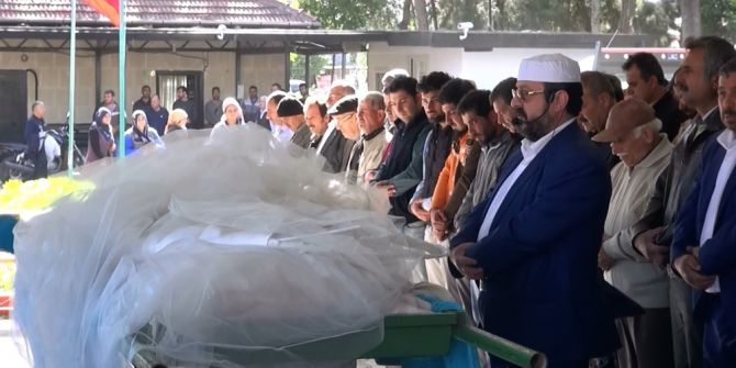 Fırtına Kurbanı Genç Kız Gelinliğiyle Uğurlandı