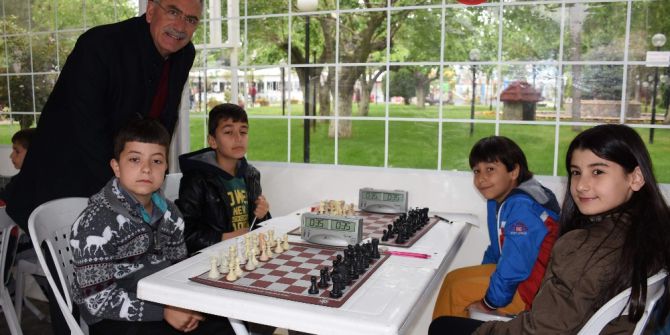 İncirliova’da Satranç Şampiyonları Ödüllendirildi