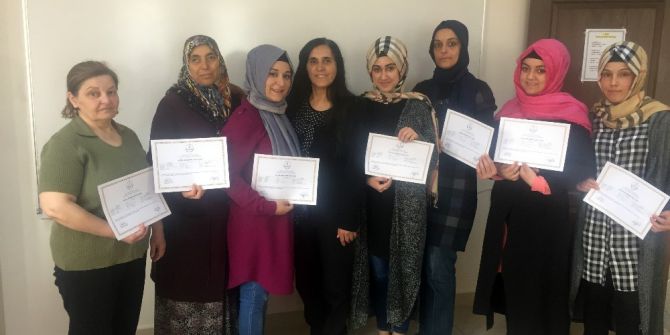 Pursaklarlı Kadınlar İngilizce Sertifikası Aldı