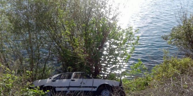 Otomobilin Fırat Nehri’ne Düşmesini Ağaç Engelledi