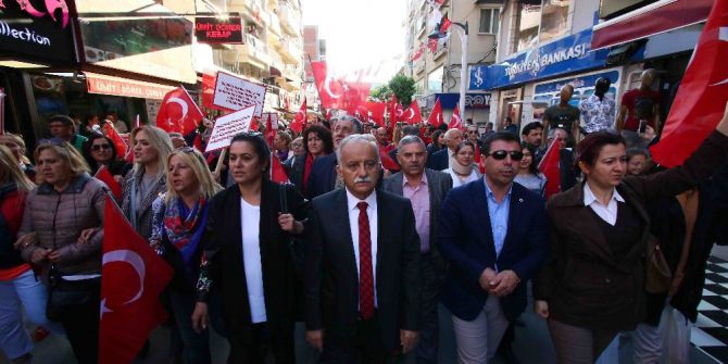 Bayraklı’da 23 Nisan Coşkusu