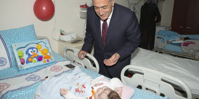 Rektör Çomaklı, Çocuk Hastaların 23 Nisan Çocuk Bayramlarını Kutladı