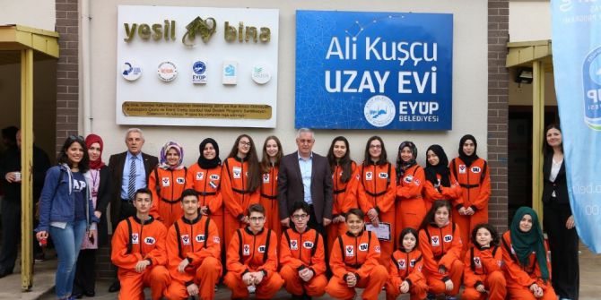 Eyüplü Genç Astronomlar Sertifikalarını Aldı