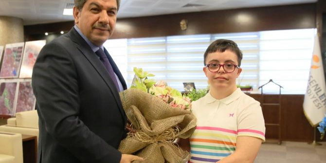 Down Sendromlu Rabia, Başkan Oldu